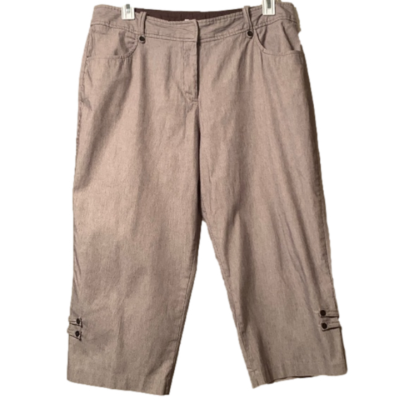 Dress Barn Pants & Jumpsuits Dress Barn Dress Capri Pants Euc